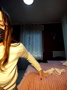 Chat +18 de Akemi_rossi ao vivo