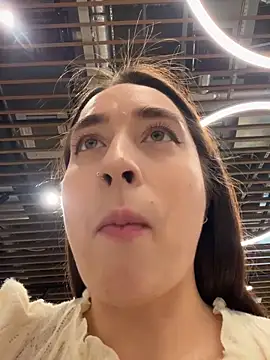 Holly_Play – Naživo XXX chat