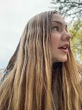 XXX chat uživo modela MilaMoone