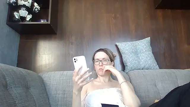 XXX chat uživo modela Jugira