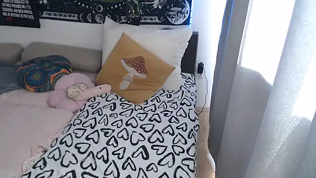 AlienforTwentyn Live XXX chat