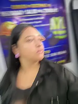 -Mia1 Adlı Modelin Canlı XXX Sohbeti