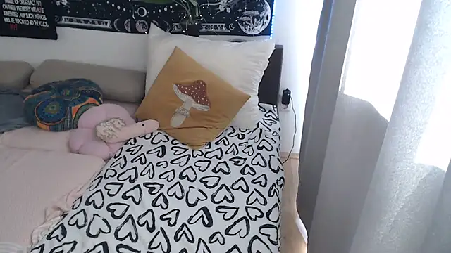 AlienforTwenty's Live XXX Chat