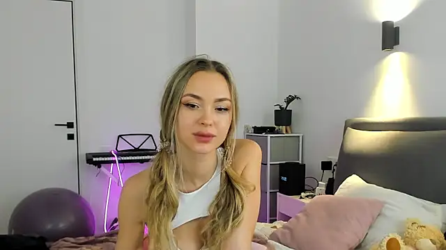 Kelly__Gray Adlı Modelin Canlı XXX Sohbeti