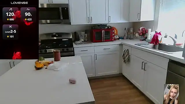 Chat +18 de Blondiewithanass ao vivo