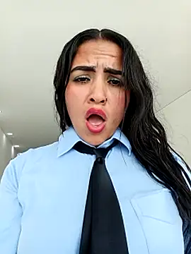 Show modela MAYE__13 na web-kameri