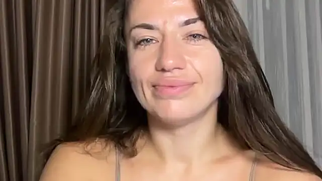 Онлайн чат XXX Roriann