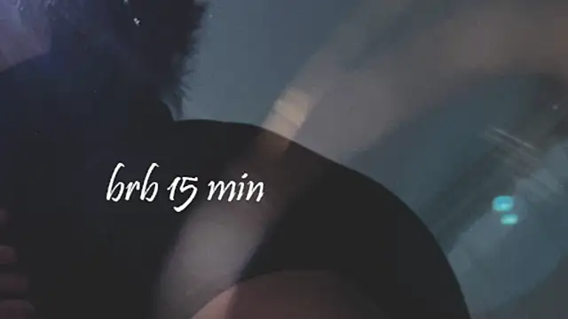 XXX chat uživo modela HolySinner83