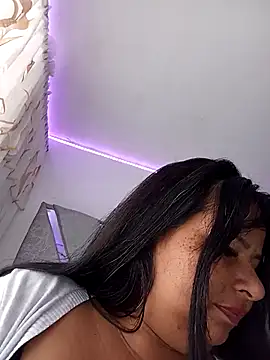 Chat +18 de RosenRot07 ao vivo