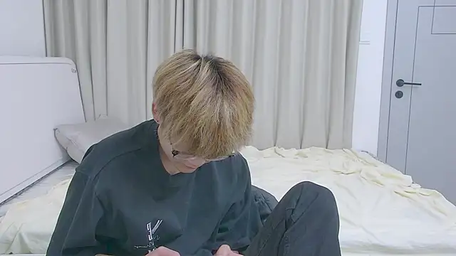 KK-cuteboy Show Webcam