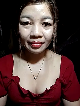 Yiyi102300 Webcam-Show