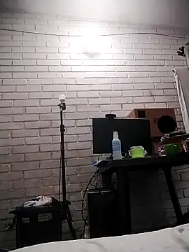 Pokazy przed kamerką – valeriaswang_Lucas