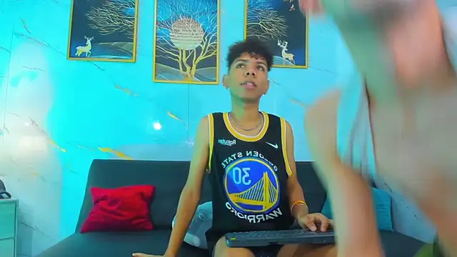 Spicy_guys Show in webcam