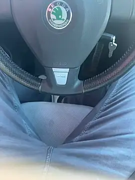 tony3729 在線直播表演