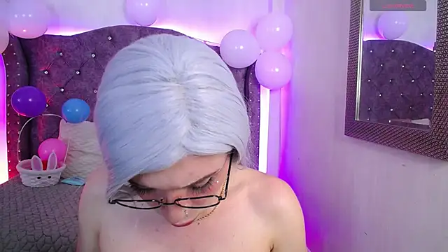 Lizza_Jones Adlı Modelin Canlı XXX Sohbeti