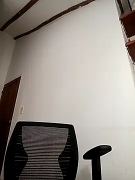 tata_sanz_'s Live XXX Chat