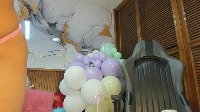 Holly_22 Chat XXX live