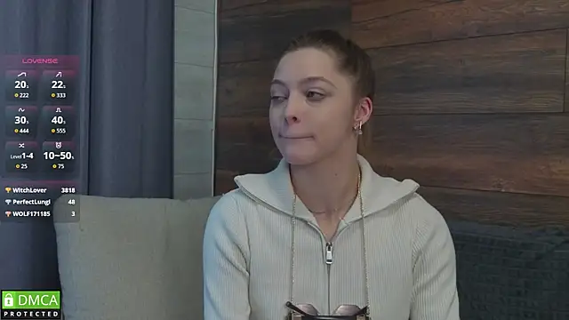 EmilieLong live XXX chat