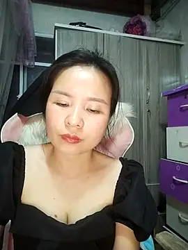 Ivy_Trix2 Live XXX-Chat