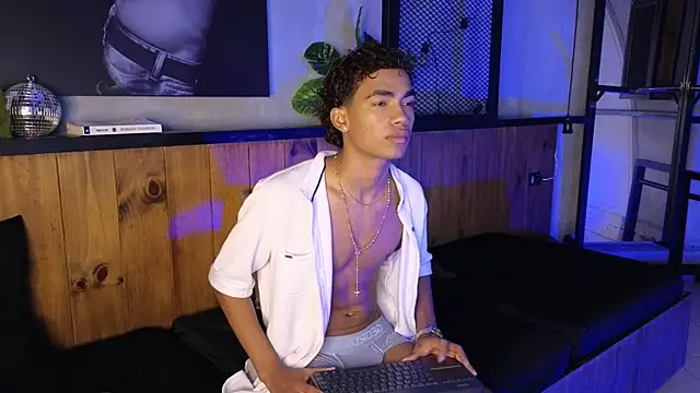 AlanCutee Live XXX-chat