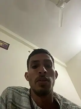 cool_guy_1 Show in webcam