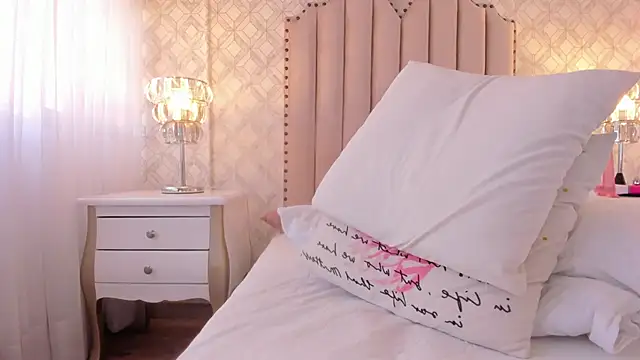 Pia_Johnson_ 现场XXX聊天