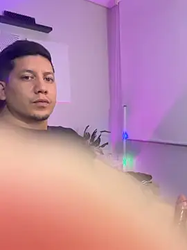 Pokazy przed kamerką – _robertobaggioo