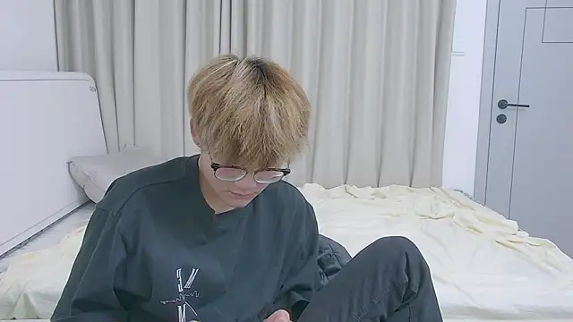 KK-cuteboy 网络视讯表演