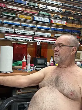 Jcaspen: διαδικτυακό σόου στην κάμερα