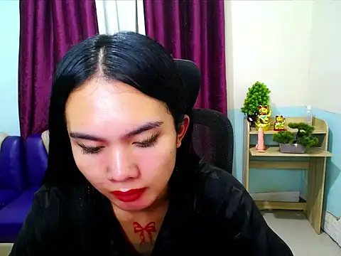 Chat XXX en directo de devine_goddess