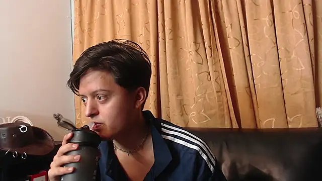 Chat +18 de Kevin_Charless ao vivo