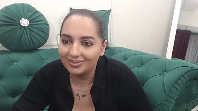 BustyAllyy: вебкам-шоу