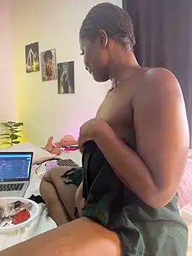 t-Booty_risky_'s Live XXX Chat