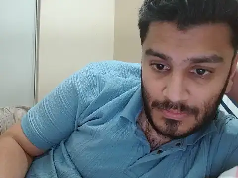 robintoit élő XXX-chatje