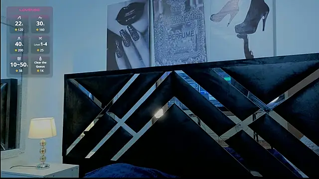 Un_Sluttyy webkamerás műsora