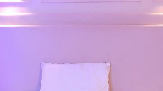 NaomiKlarc: απευθείας συνομιλία ΧΧΧ