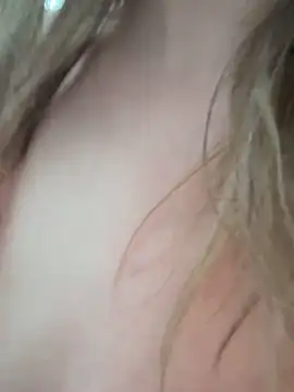 Pokazy przed kamerką – LustfulLuna_