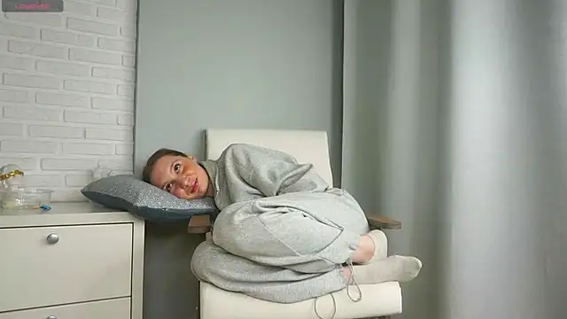 Nayeomy's Live XXX Chat