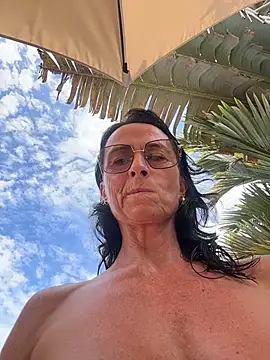 clarastrip Live XXX-chat