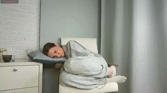 عرض كام Nayeomy