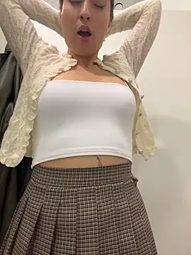 Holly_PlayのライブXXXチャット