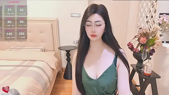 micromicro--'s Live XXX Chat