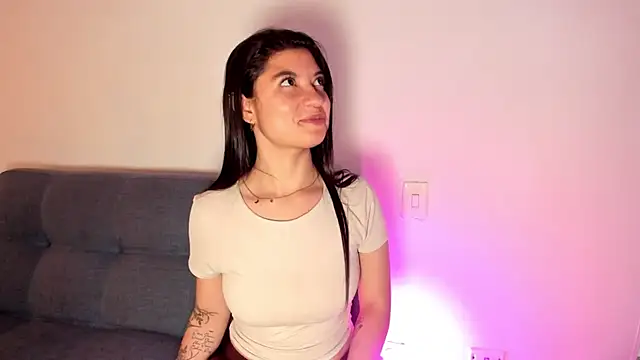 Chat +18 de LindaCatalina_ ao vivo