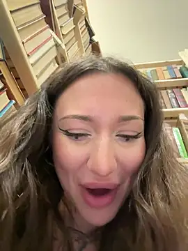 Chat +18 de SaintSquirt ao vivo