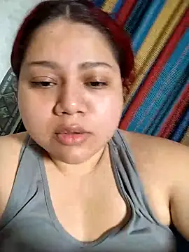 Playprimrose17: διαδικτυακό σόου στην κάμερα