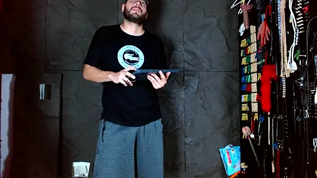 Master_kratos_and_Megan Show Webcam