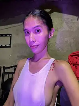 Pokazy przed kamerką – LoveRUBY143