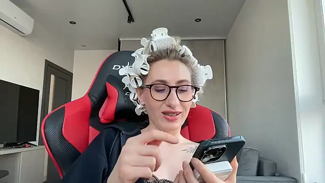 Chatroom XXX en direct de HEY_KITSUNKA