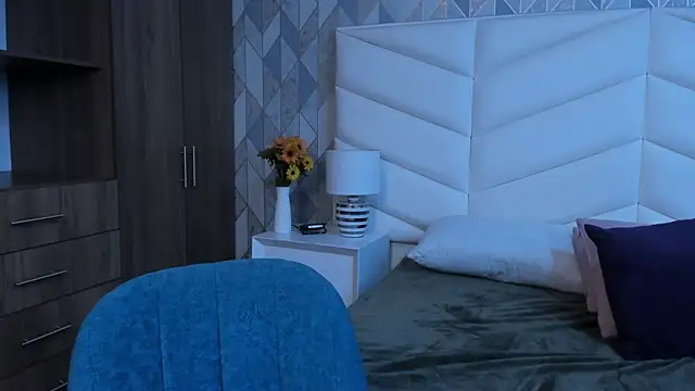 Вебкам-шоу iam__mystic