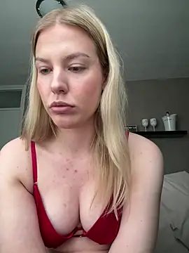 Chloemillerrxx webcam show